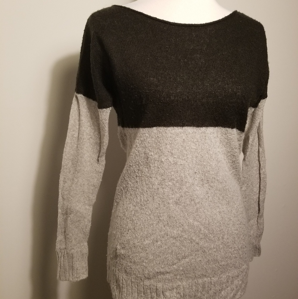 Color Block GAP Sweater - Picture 2 of 5